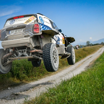 Italian Baja, iscrizioni a gonfie vele