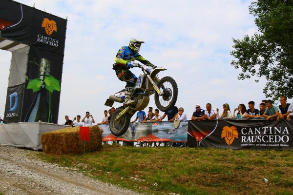 Cominotto at the Baja riding Husqvarna